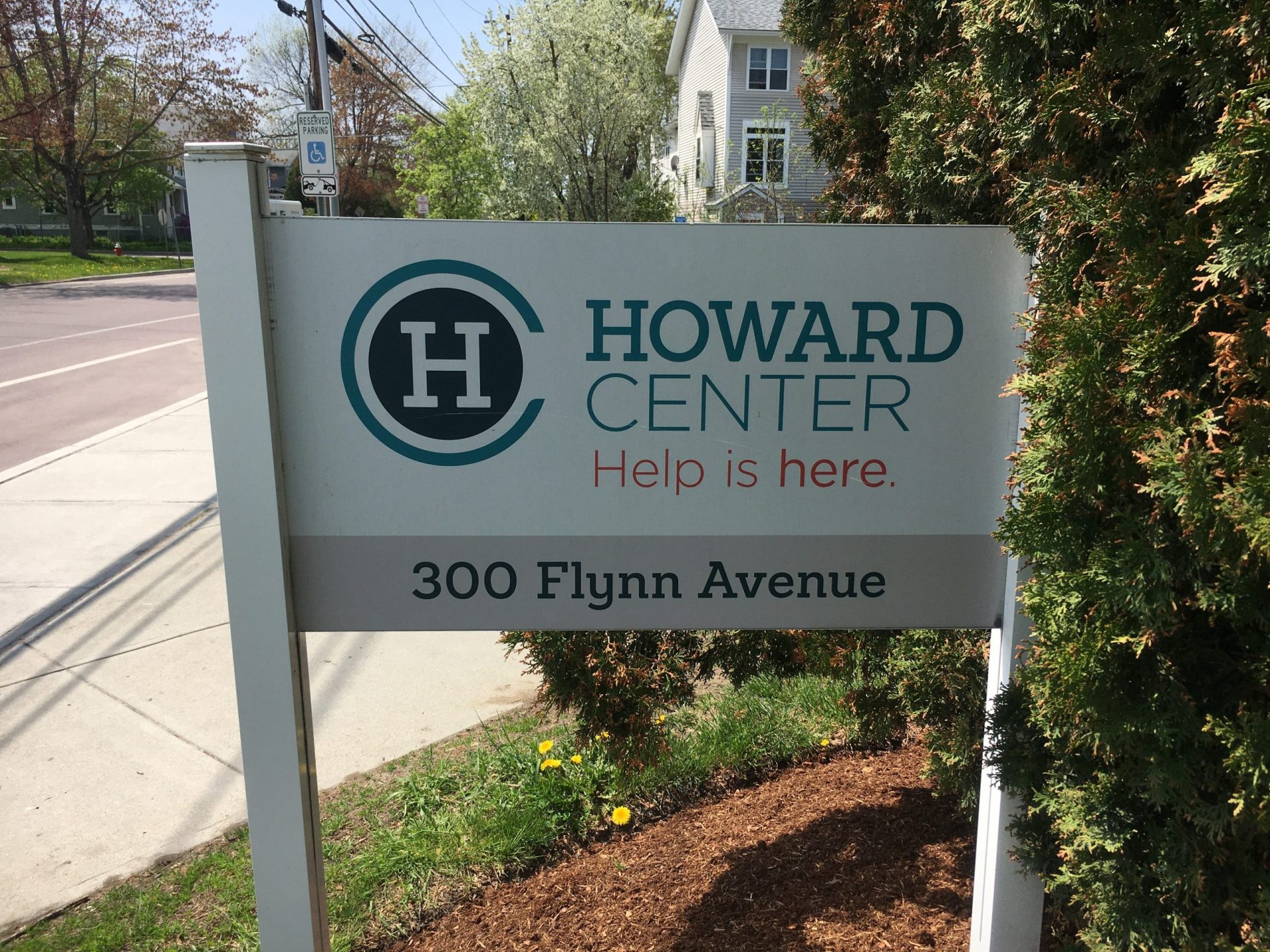 Howard Center Union Signs New Contract